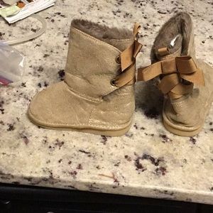 Toddler size 4 boots